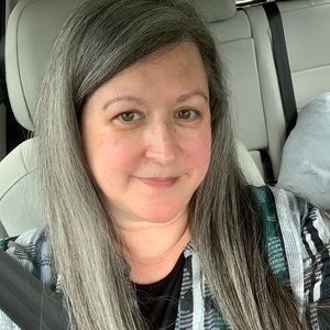 Meet your Posher, Cynthia